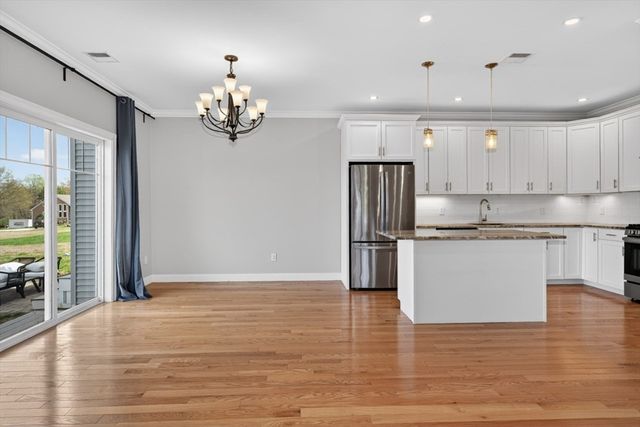 228 Norfolk St 228, Holliston, MA 01746