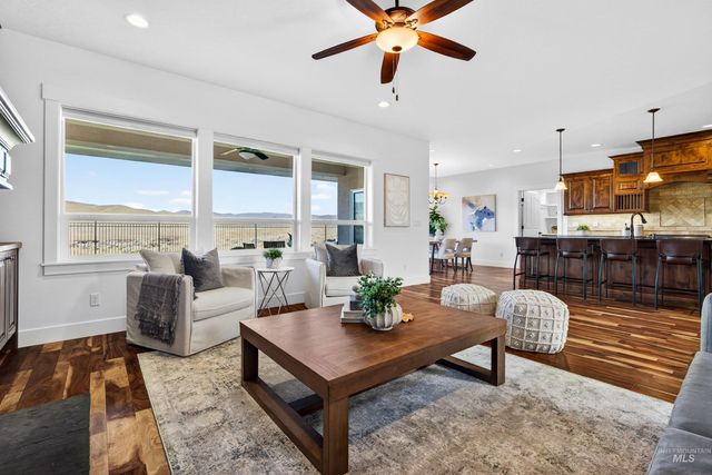 7624 S Wagons View Avenue, Boise, ID 83716