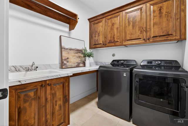7624 S Wagons View Avenue, Boise, ID 83716