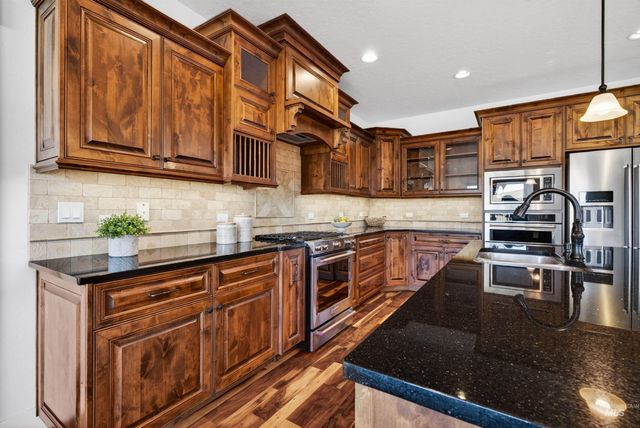 7624 S Wagons View Avenue, Boise, ID 83716