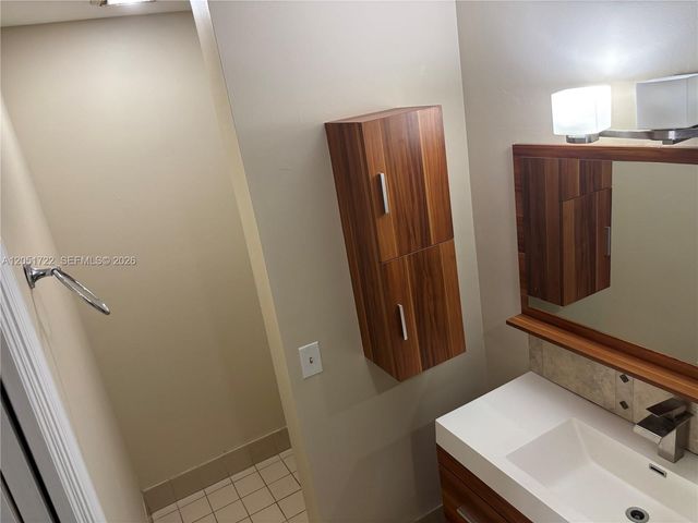 10521 Mahogany Key Cir 204, Miami, FL 33196