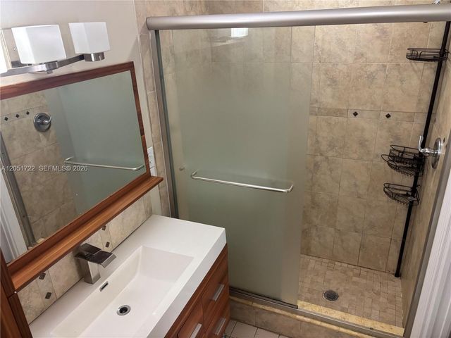 10521 Mahogany Key Cir 204, Miami, FL 33196
