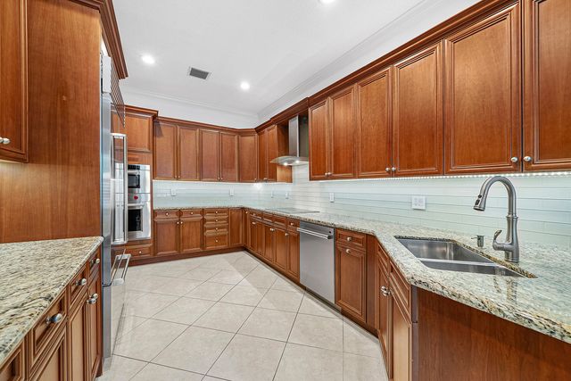 828 ESTUARY Way, Delray Beach, FL 33483
