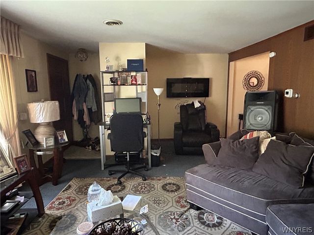 85 Andres Place, Cheektowaga, NY 14225