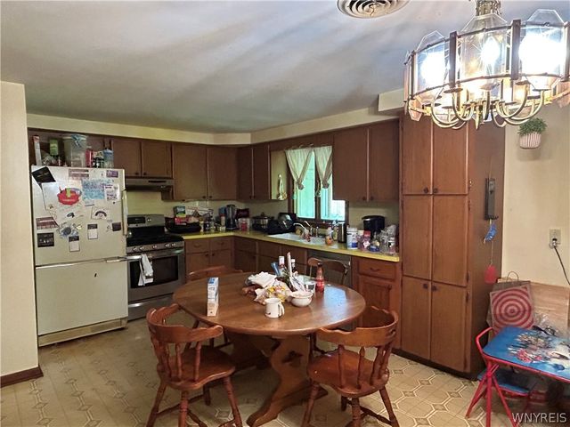 85 Andres Place, Cheektowaga, NY 14225