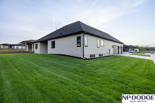 8909 Appaloosa Lane, Lincoln, NE 68520