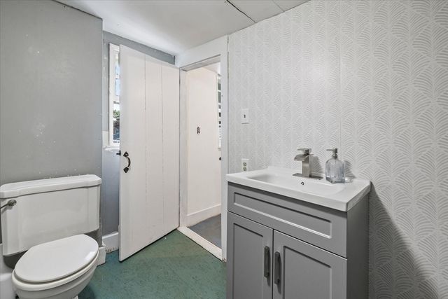 39 Worcester St, Grafton, MA 01519