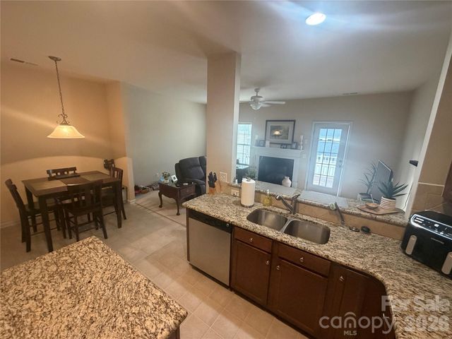 3147 Coventry Commons Drive, Charlotte, NC 28227