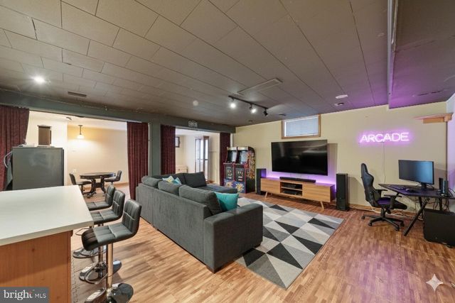 57 S TERRACE AVE, Maple Shade, NJ 08052