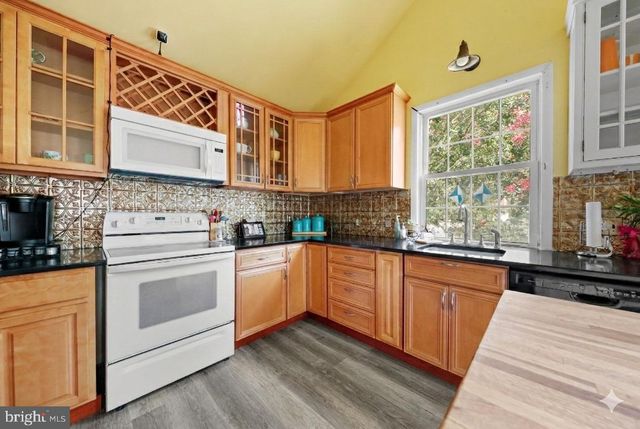 57 S TERRACE AVE, Maple Shade, NJ 08052