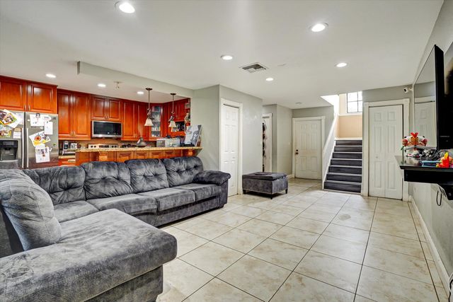 10723 NW 11th Street 10723, Pembroke Pines, FL 33026