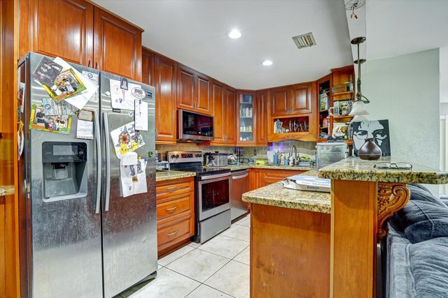 10723 NW 11th Street 10723, Pembroke Pines, FL 33026