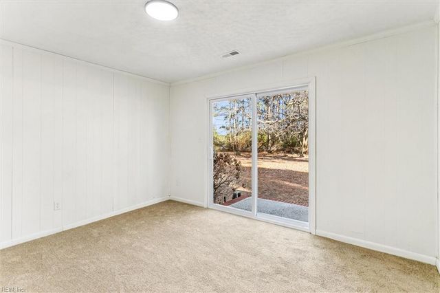 2225 Perrin Plantation LN, Hayes, VA 23072