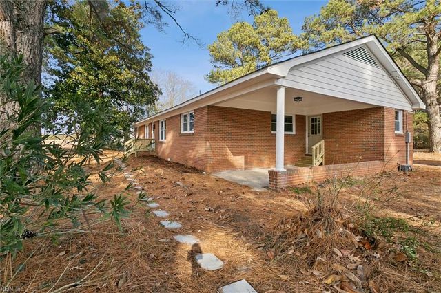 2225 Perrin Plantation LN, Hayes, VA 23072