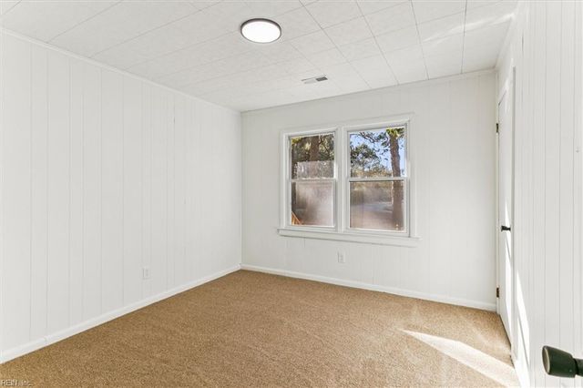 2225 Perrin Plantation LN, Hayes, VA 23072