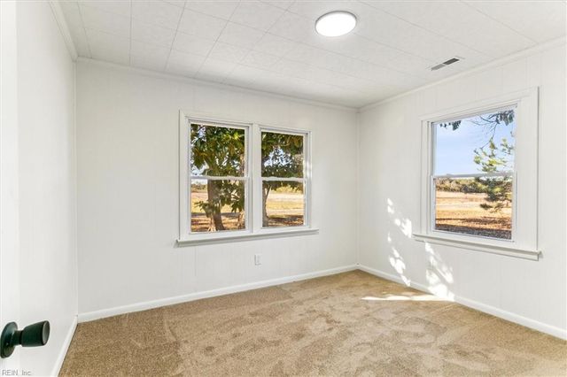 2225 Perrin Plantation LN, Hayes, VA 23072