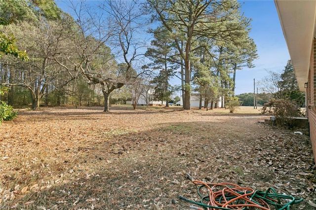 2225 Perrin Plantation LN, Hayes, VA 23072