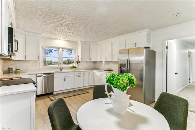 2225 Perrin Plantation LN, Hayes, VA 23072