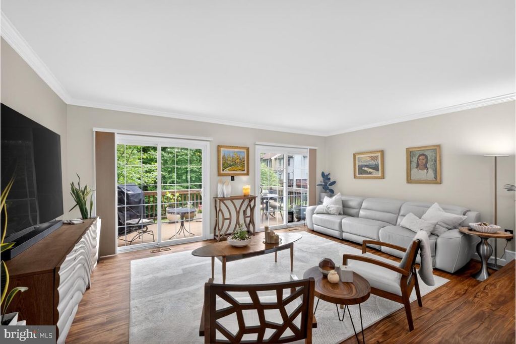 Image 2 of property listing at 7347 SWAN POINT WAY #12-2, Columbia, MD 21045