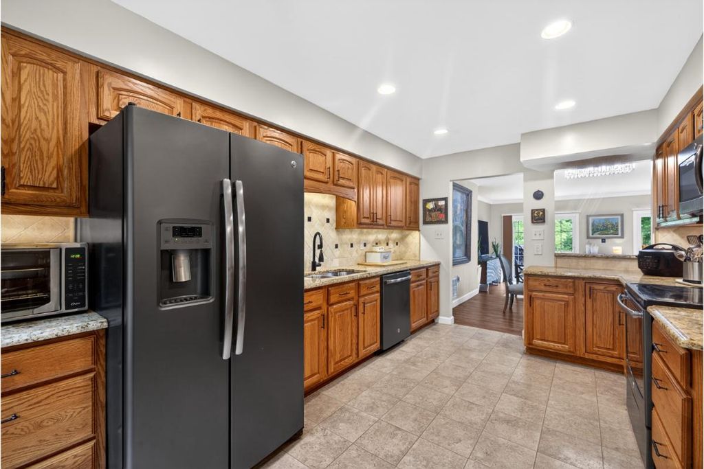 Image 15 of property listing at 7347 SWAN POINT WAY #12-2, Columbia, MD 21045