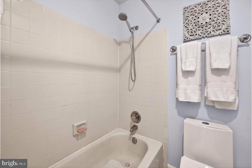 Image 23 of property listing at 7347 SWAN POINT WAY #12-2, Columbia, MD 21045