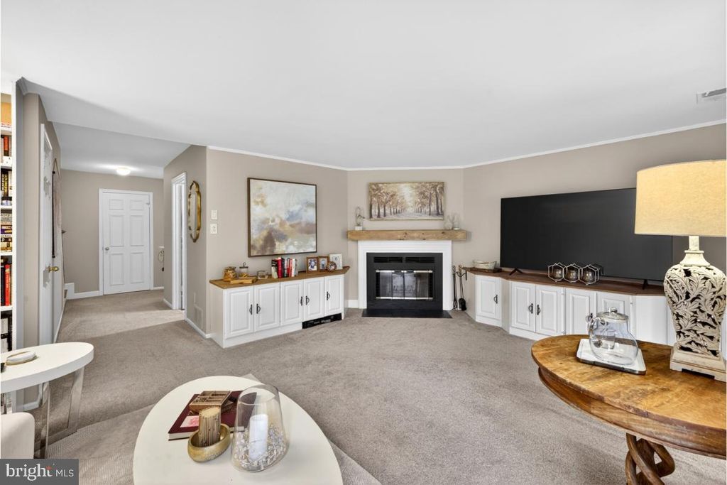 Image 35 of property listing at 7347 SWAN POINT WAY #12-2, Columbia, MD 21045