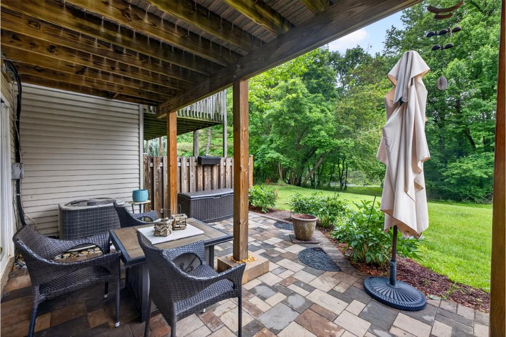Image 38 of property listing at 7347 SWAN POINT WAY #12-2, Columbia, MD 21045