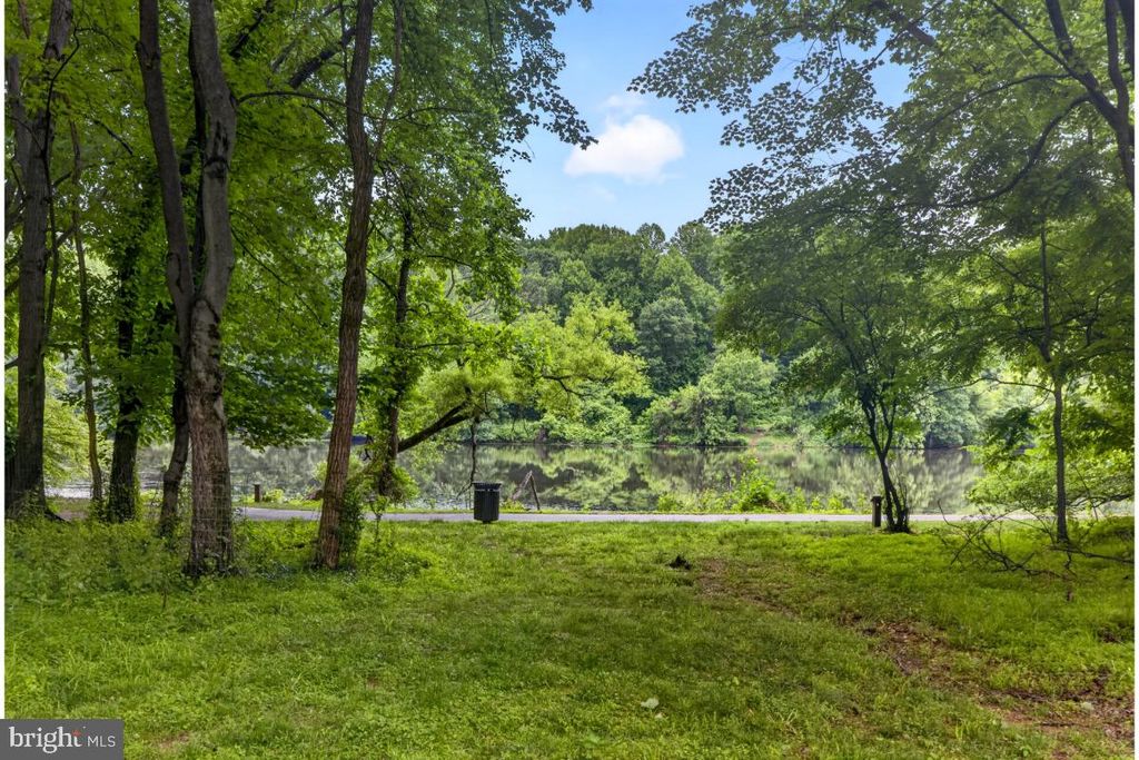 Image 45 of property listing at 7347 SWAN POINT WAY #12-2, Columbia, MD 21045