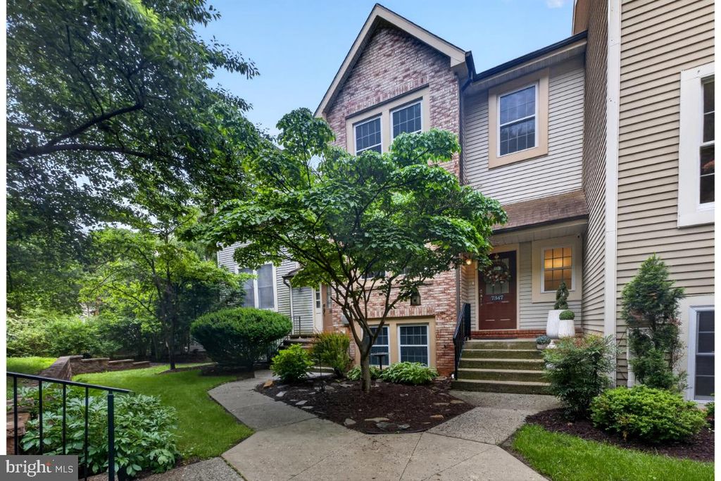 Image 7 of property listing at 7347 SWAN POINT WAY #12-2, Columbia, MD 21045