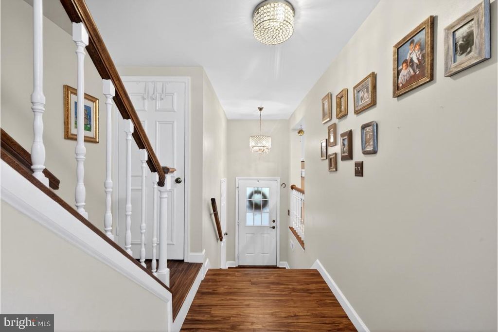 Image 9 of property listing at 7347 SWAN POINT WAY #12-2, Columbia, MD 21045