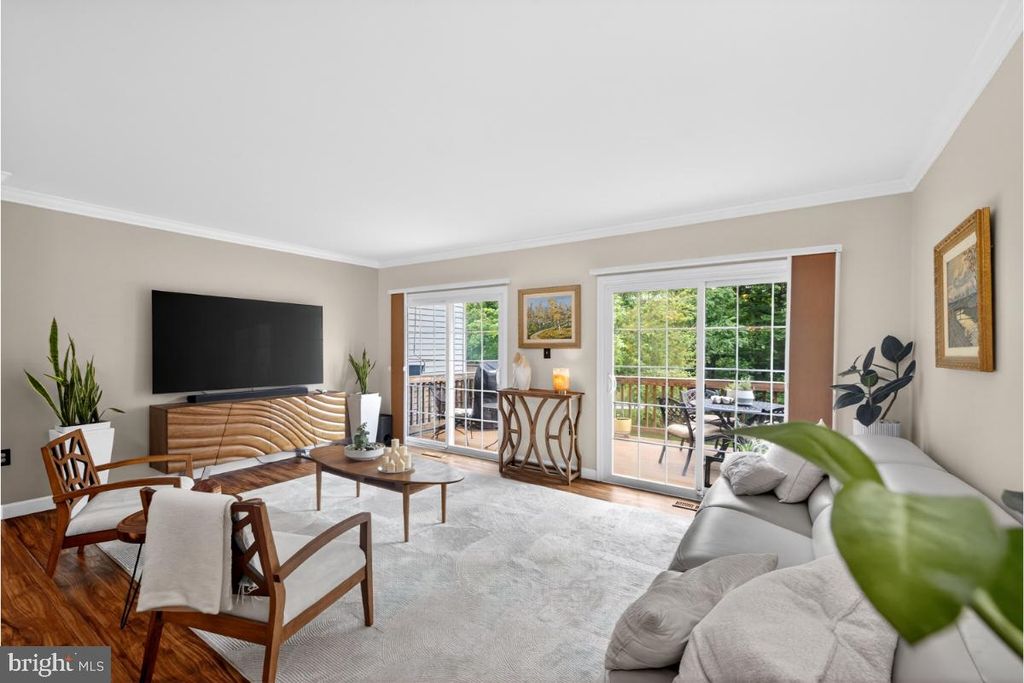 Image 10 of property listing at 7347 SWAN POINT WAY #12-2, Columbia, MD 21045