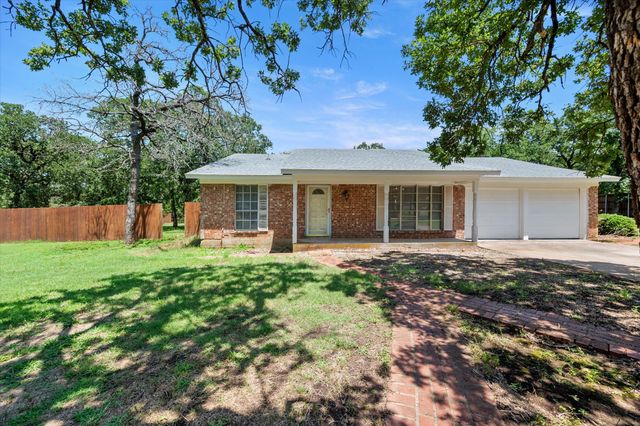 209 Circle Drive, Alvarado, TX 76009