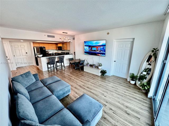 140 S Dixie Hwy 921, Hollywood, FL 33020