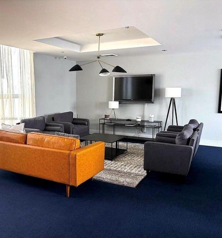 140 S Dixie Hwy 921, Hollywood, FL 33020