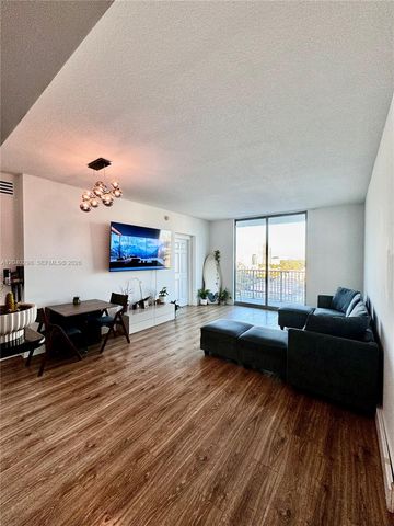 140 S Dixie Hwy 921, Hollywood, FL 33020