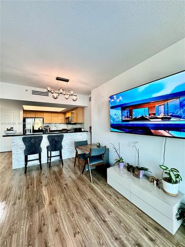 140 S Dixie Hwy 921, Hollywood, FL 33020