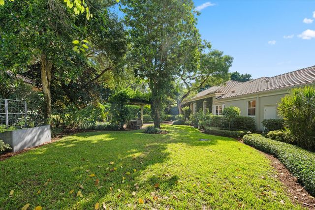2674 Players Court, Wellington, FL 33414