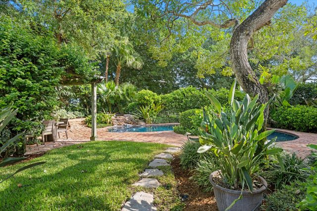 2674 Players Court, Wellington, FL 33414