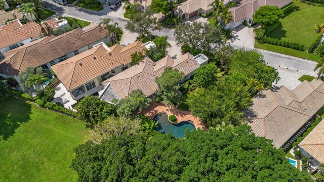 2674 Players Court, Wellington, FL 33414