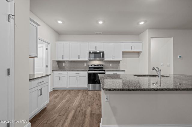 225 Lake Tyler Drive, New Bern, NC 28560