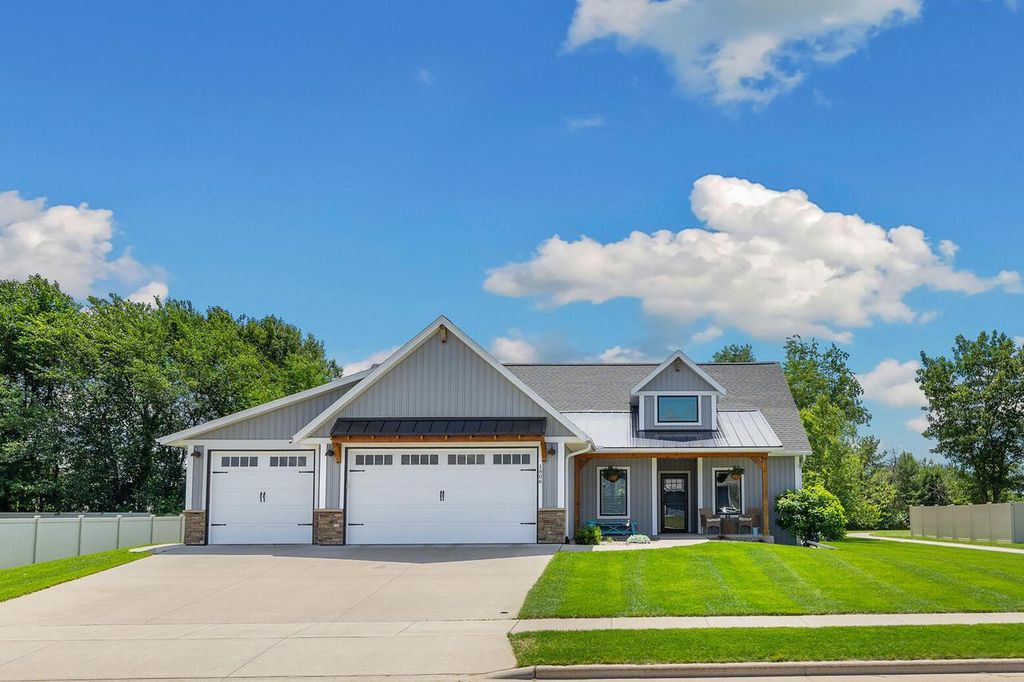 1806 Hudson STREET, Holmen, WI 54636