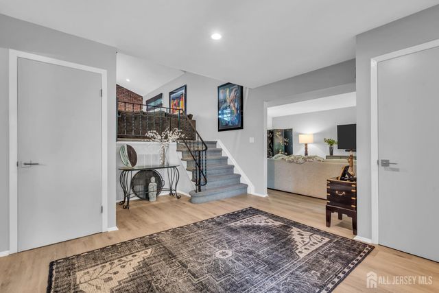 4 Dennison Place, Plainsboro, NJ 08536