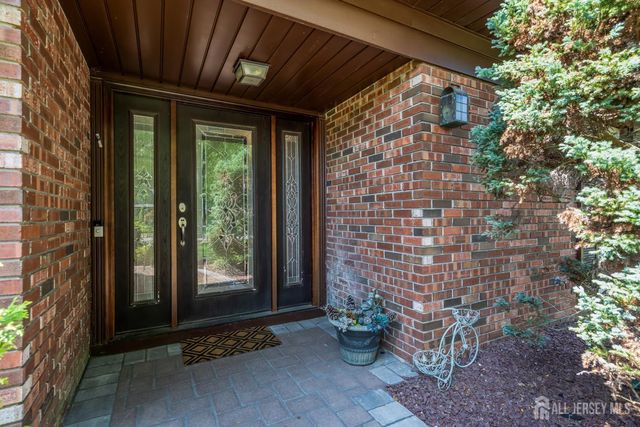 4 Dennison Place, Plainsboro, NJ 08536
