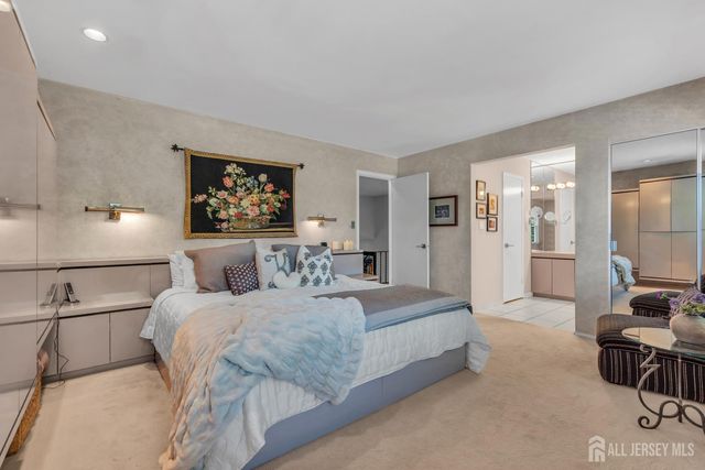 4 Dennison Place, Plainsboro, NJ 08536