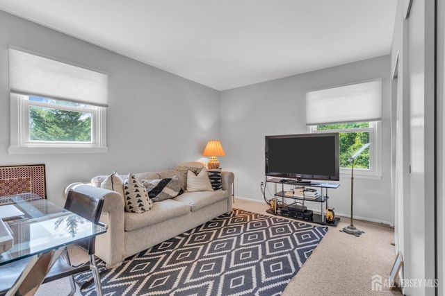 4 Dennison Place, Plainsboro, NJ 08536