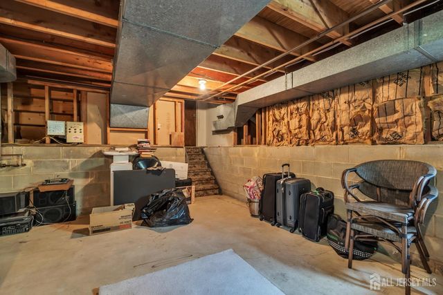 4 Dennison Place, Plainsboro, NJ 08536