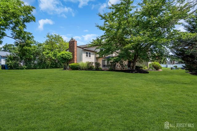 4 Dennison Place, Plainsboro, NJ 08536