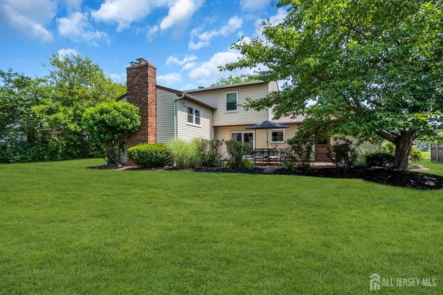 4 Dennison Place, Plainsboro, NJ 08536