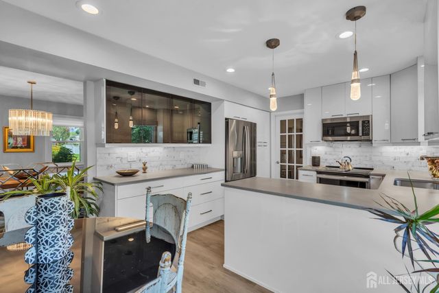 4 Dennison Place, Plainsboro, NJ 08536