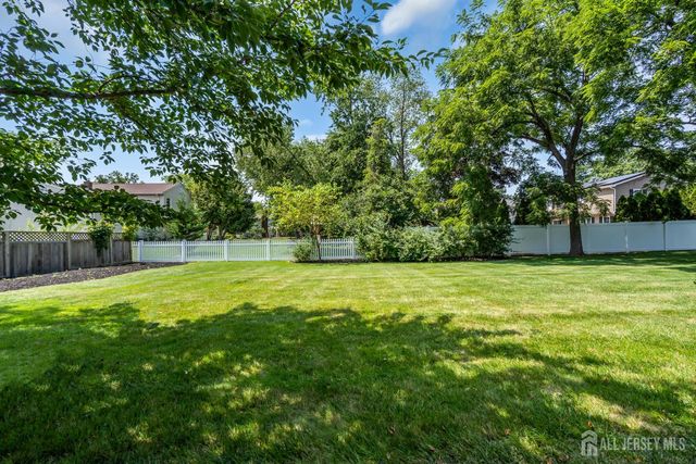 4 Dennison Place, Plainsboro, NJ 08536